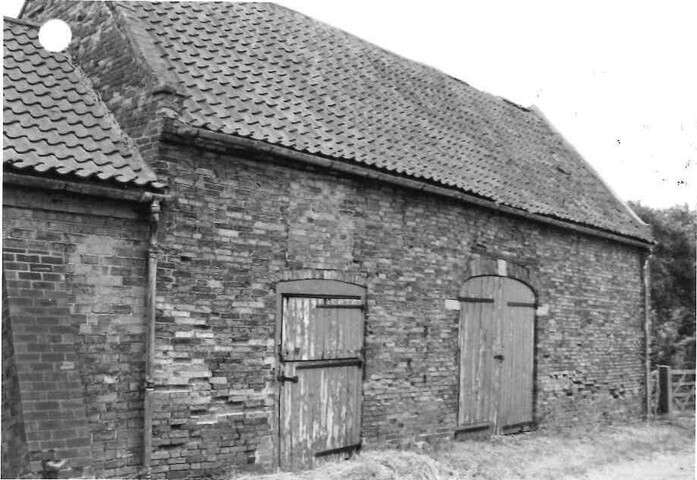 3.78.4 Barn at Low Farm, Moor Lane, Syerston, 1985.