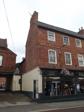8 Appletongate, Newark