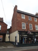 8 Appletongate, Newark