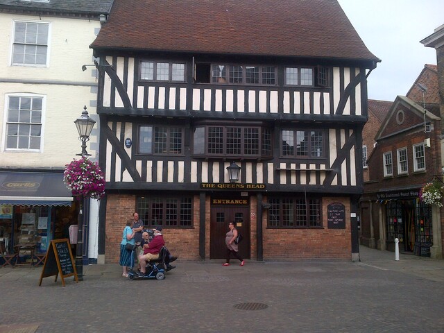 Photograph of the sixteenth century ‘The Queens Head’ at Newark