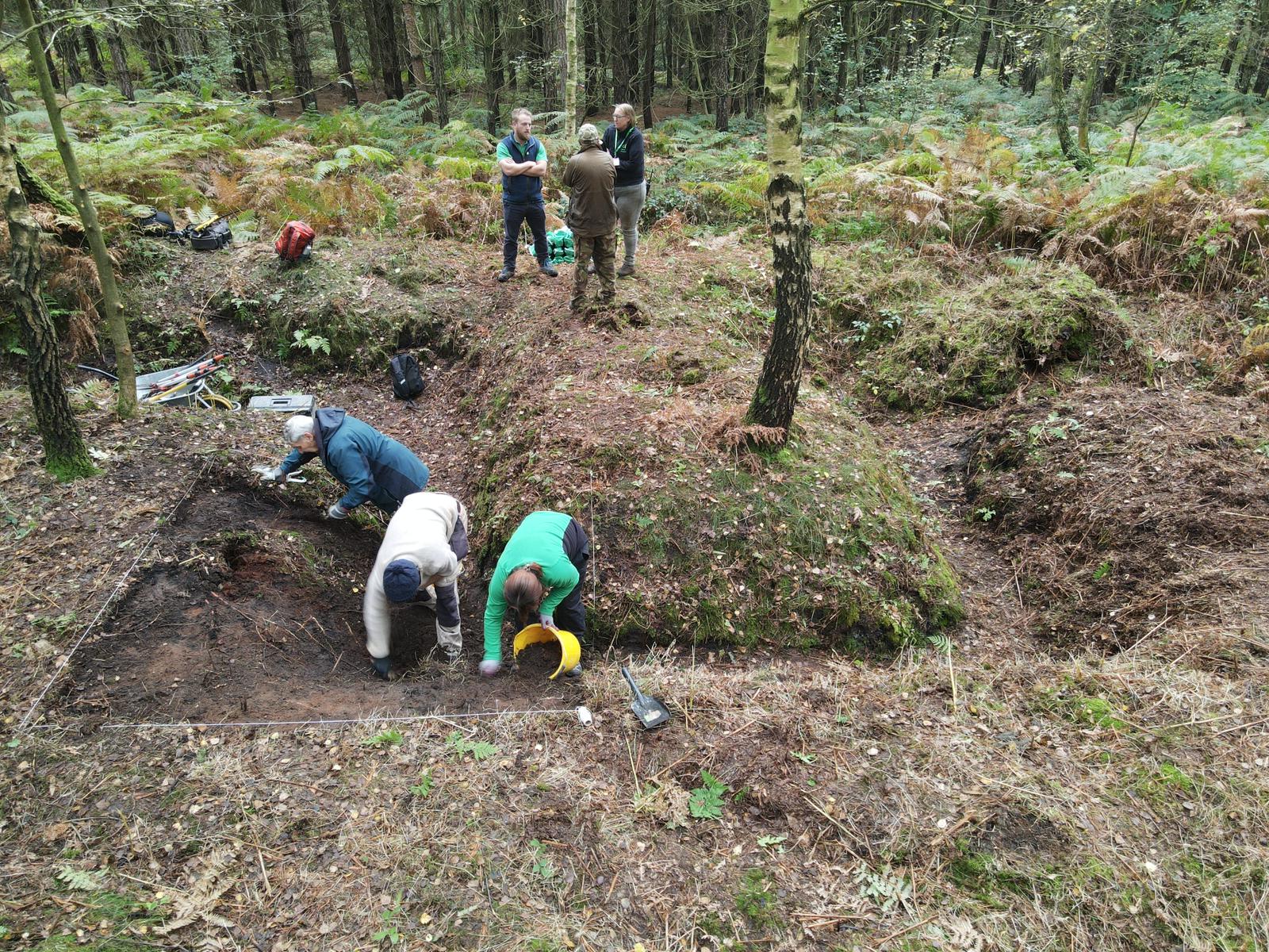 Photograph of a group excavating Sherwood Pines